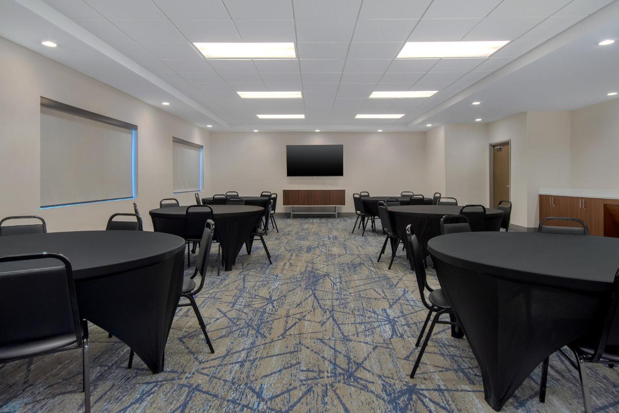 Holiday Inn Express & Suites Oscoda By Ihg Eksteriør bilde