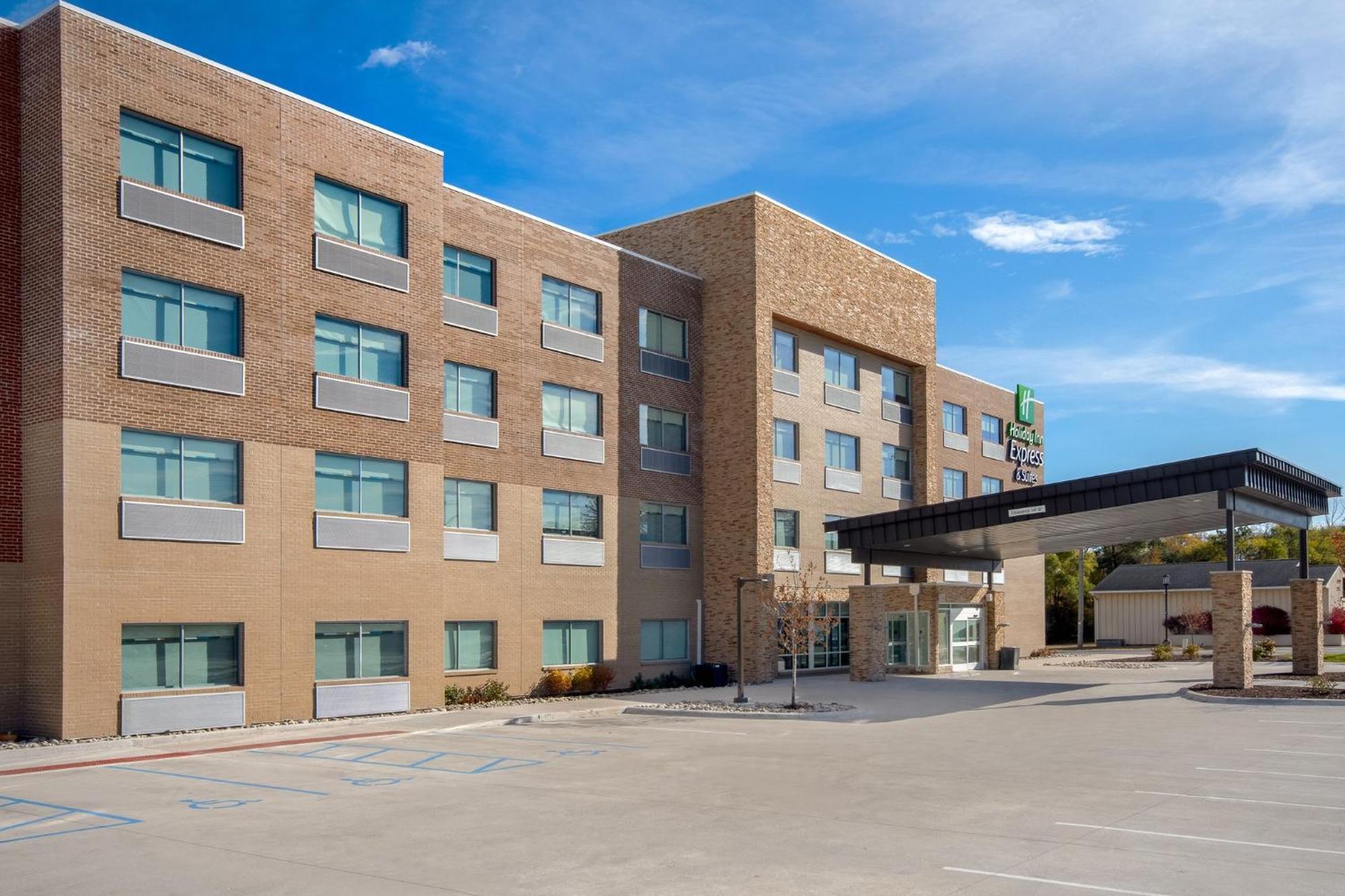Holiday Inn Express & Suites Oscoda By Ihg Eksteriør bilde