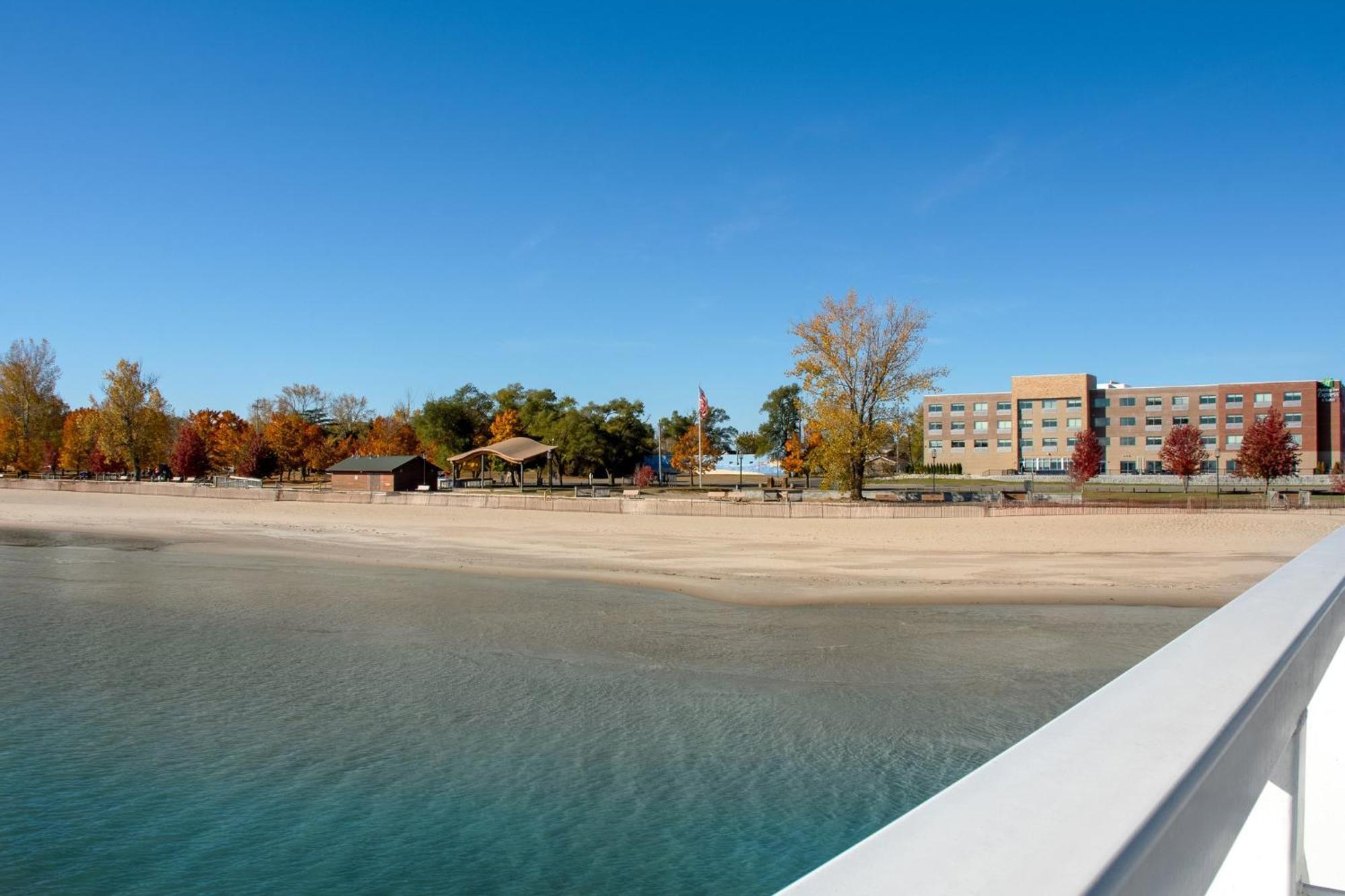 Holiday Inn Express & Suites Oscoda By Ihg Eksteriør bilde